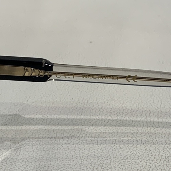 New Women’s Gucci Eyeglasses - Picture 6 of 8